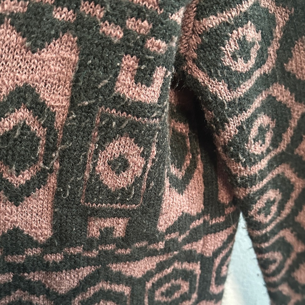 Knox Rose Black and Mauve Geometric Open-Front Cardigan - Picture 13 of 14